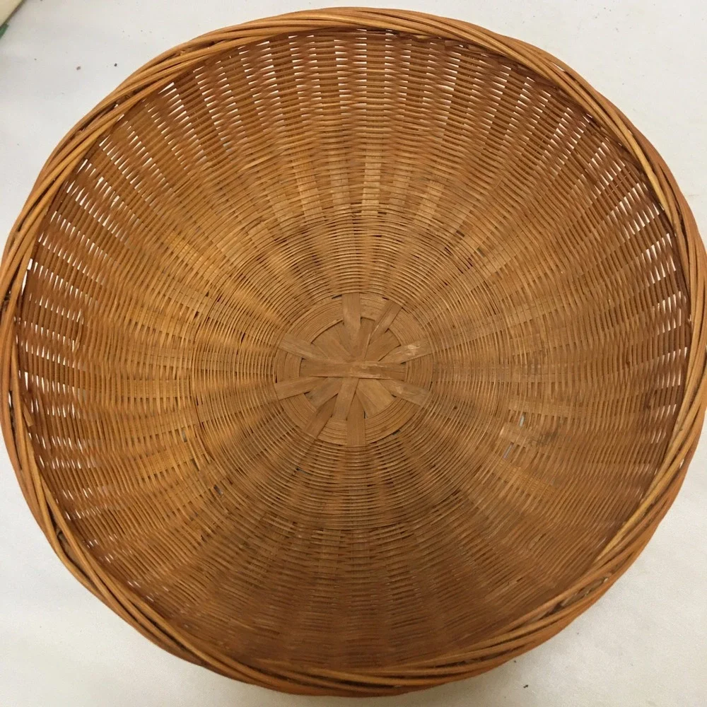 Woven Wicker Basket Home Decor OS Brown Round Natural Fiber Cottagecore